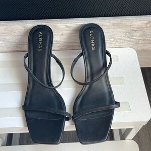 ALOHAS Black Sandal